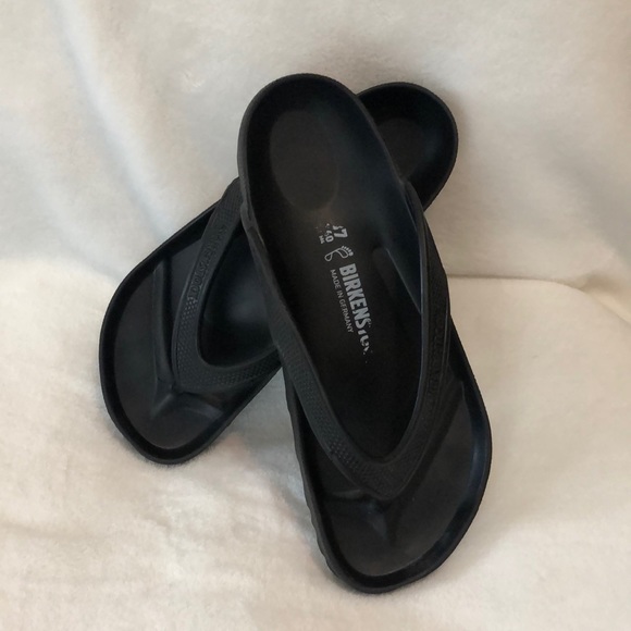 Birkenstock Shoes - BIRKENSTOCK Lightweight Black Honolulu EVA Flip Flops Size 37 (women Size 6 1/2)